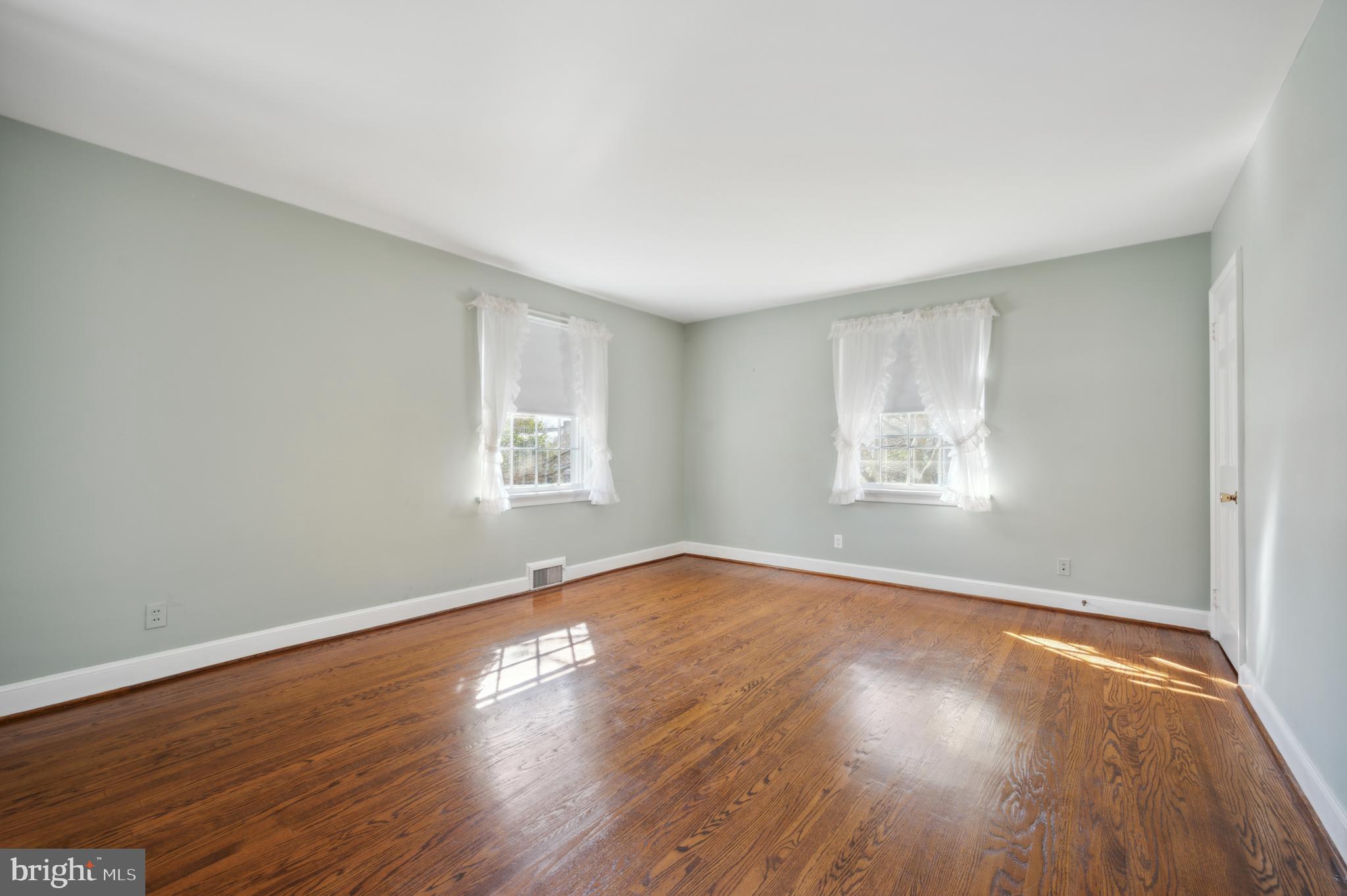 517 CRESHEIM VALLEY ROAD