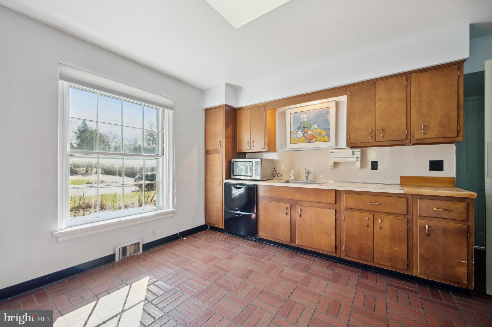 517 CRESHEIM VALLEY ROAD