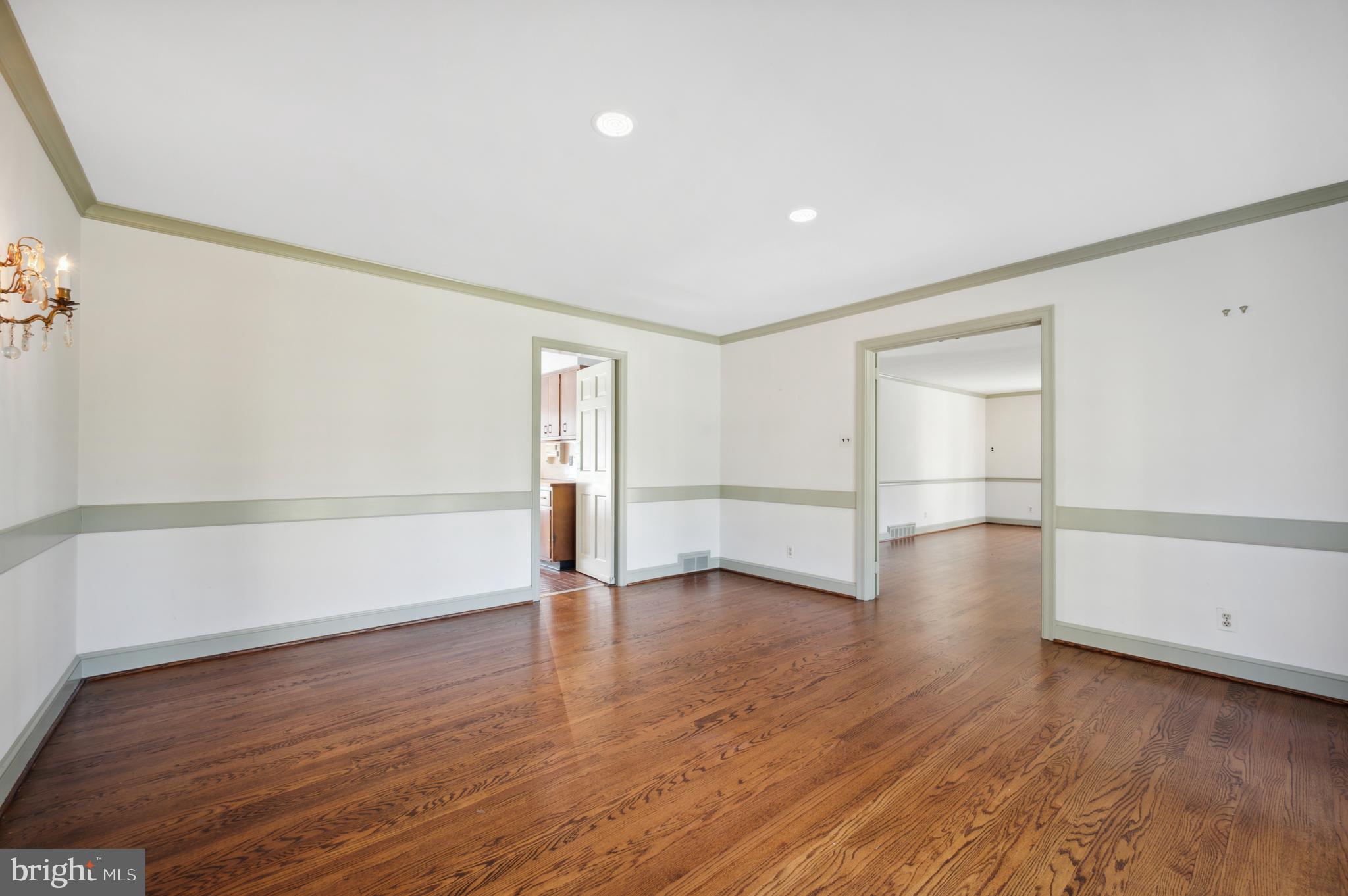 517 CRESHEIM VALLEY ROAD