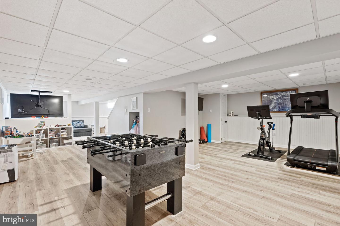 1537 Temple Dr