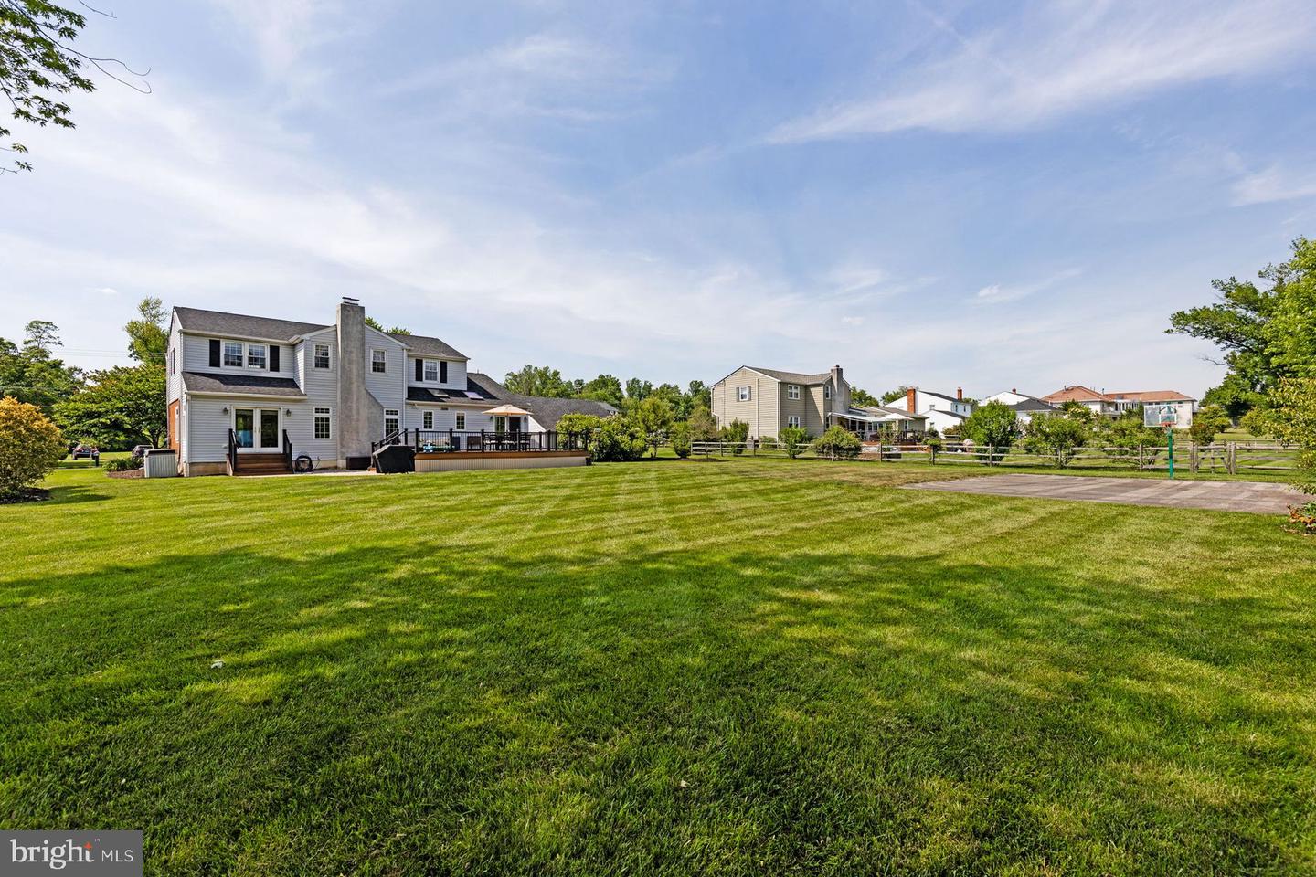 1537 Temple Dr