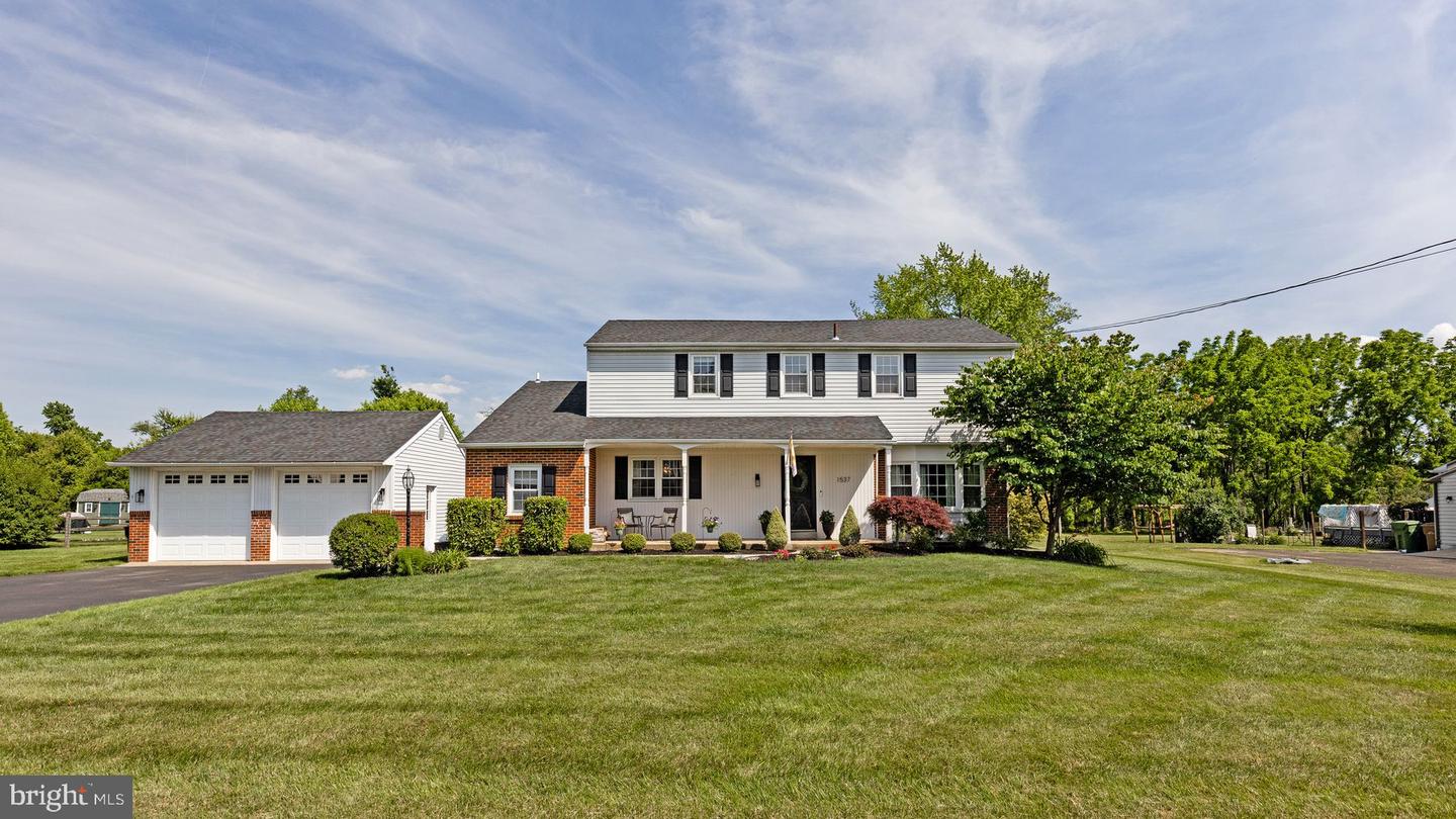 1537 Temple Dr
