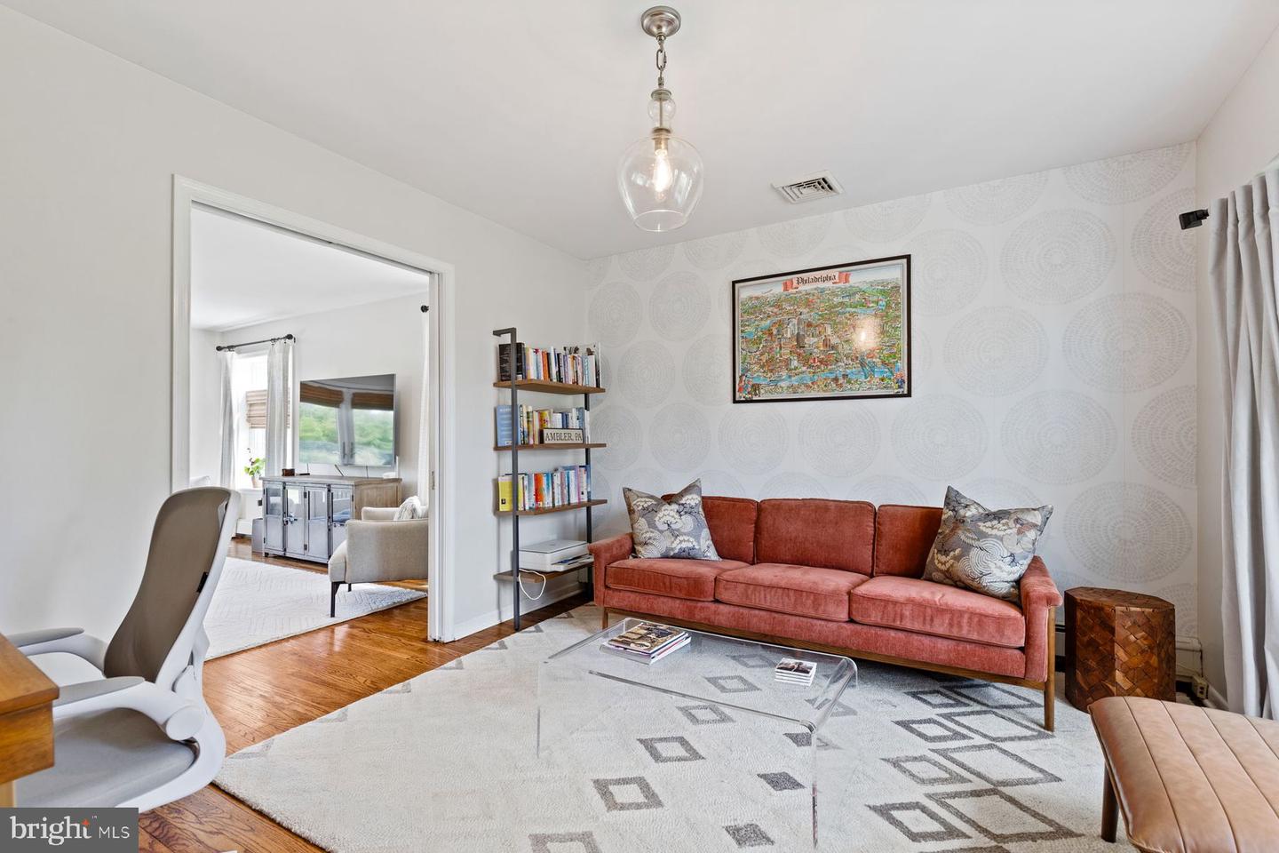 1537 Temple Dr