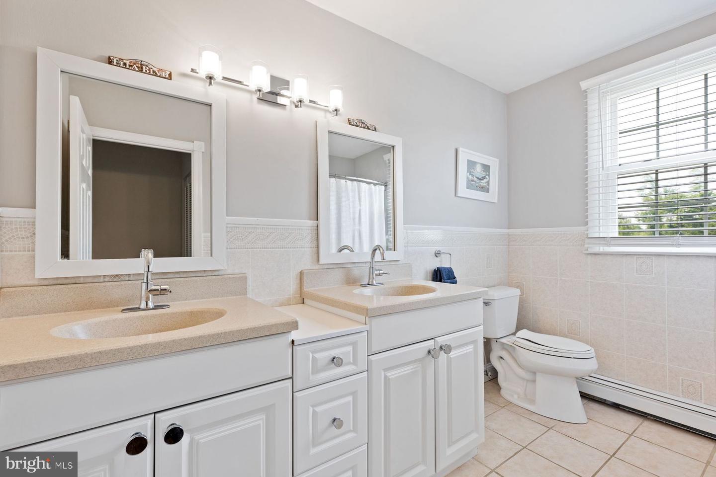 1537 Temple Dr