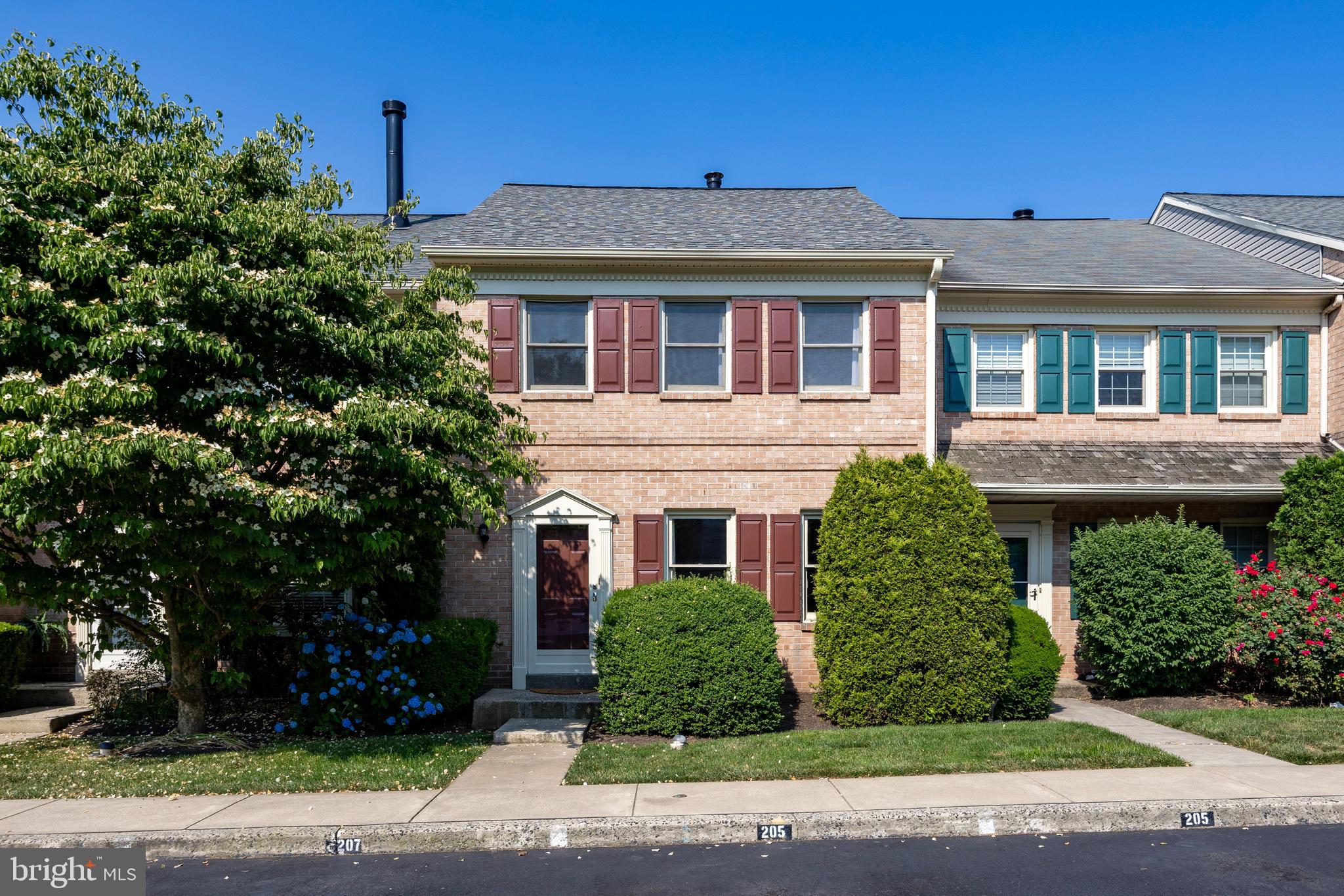 205 WASHINGTON COURT