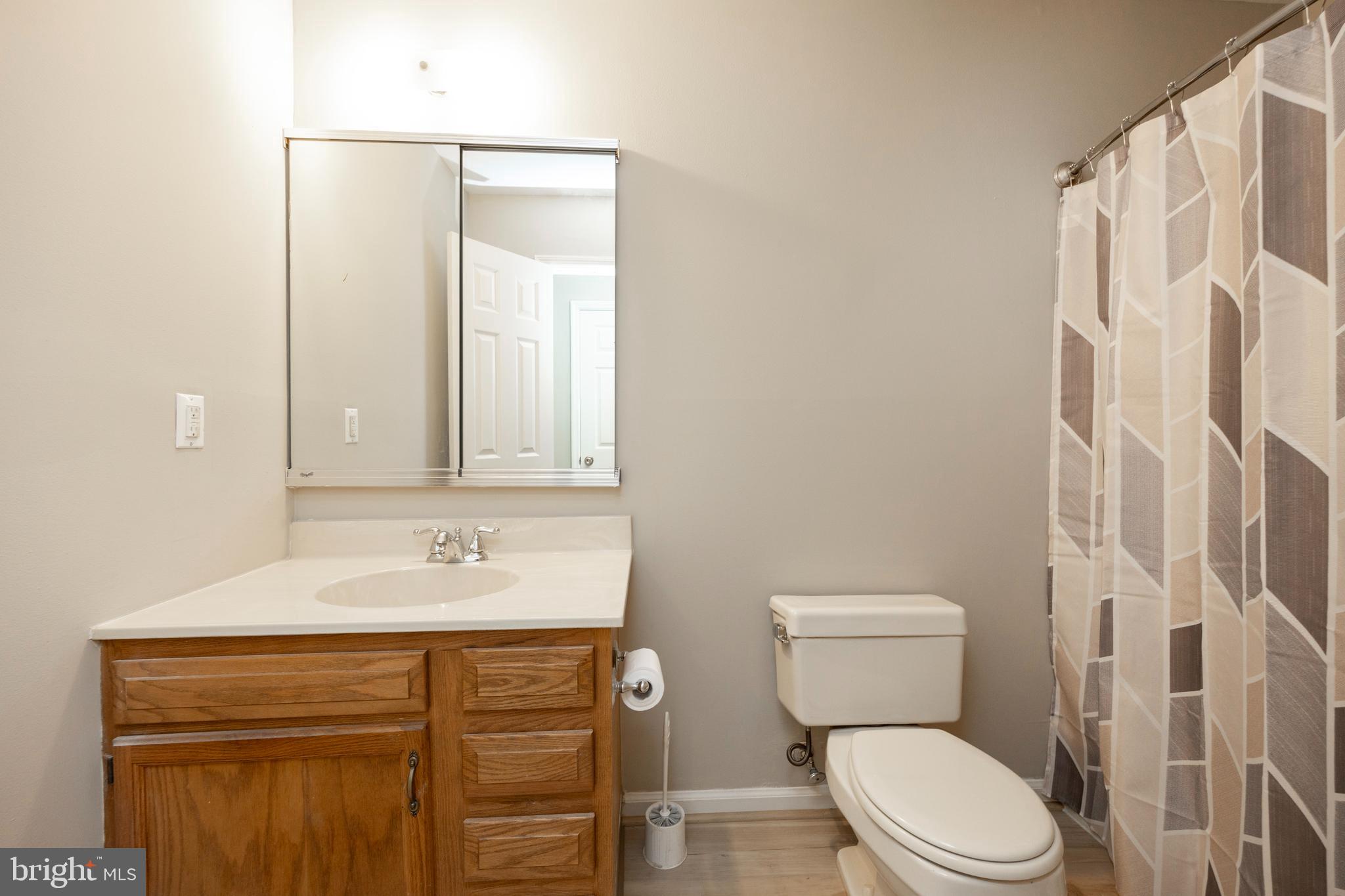 205 WASHINGTON COURT