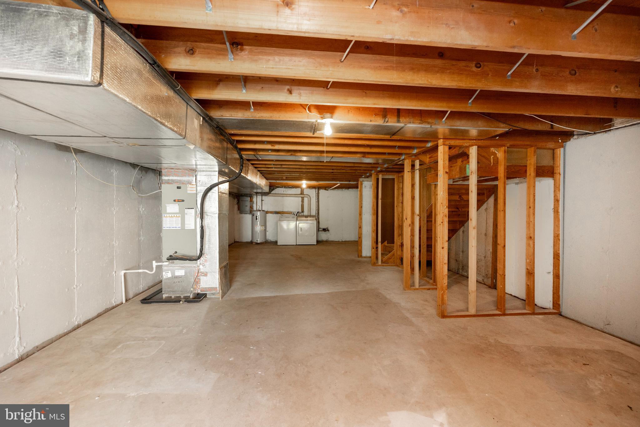 205 WASHINGTON COURT