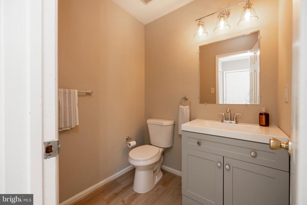 205 WASHINGTON COURT