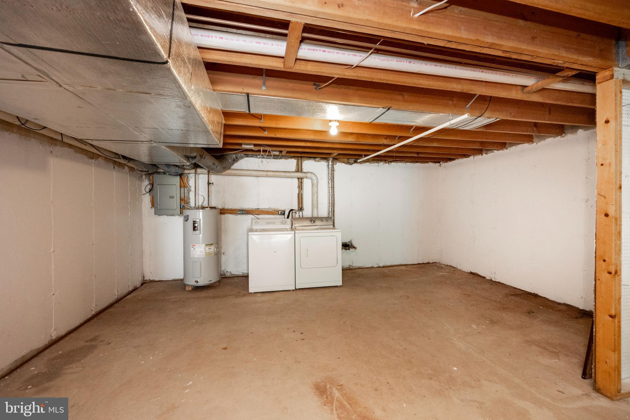 205 WASHINGTON COURT