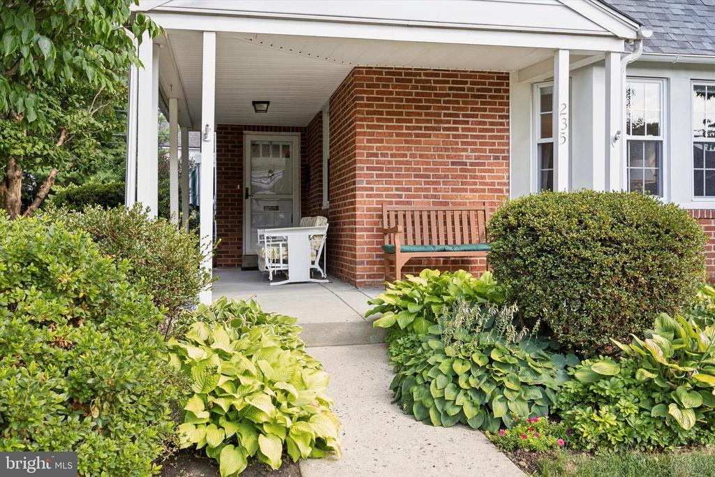 235 ROBERTS AVENUE