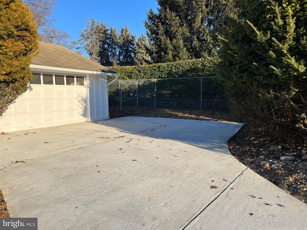 8005 DOUGLAS ROAD