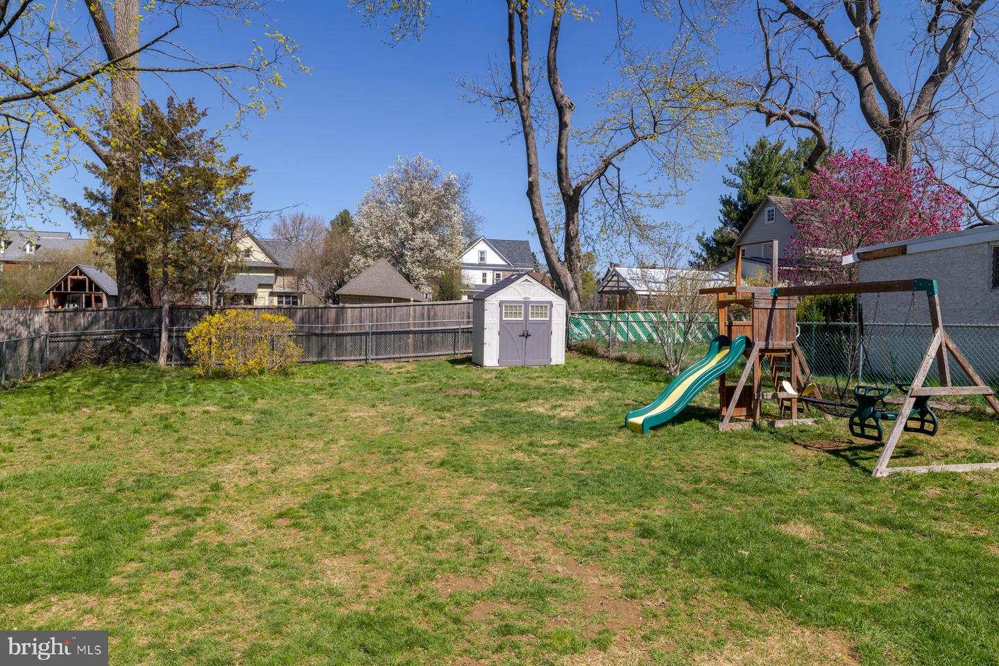 21 Weiss Ave