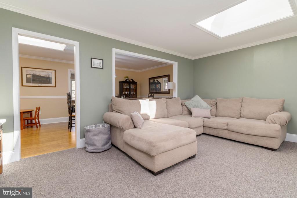 21 Weiss Ave