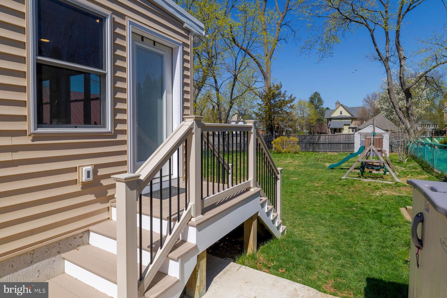 21 Weiss Ave
