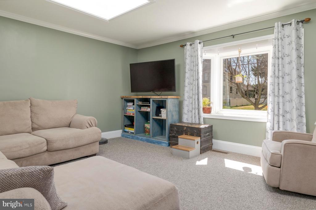 21 Weiss Ave