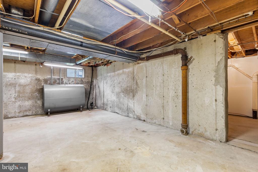 715 FALCON DRIVE