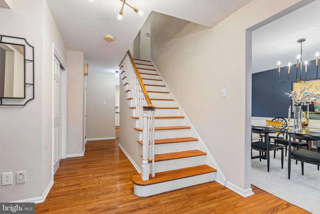 715 FALCON DRIVE
