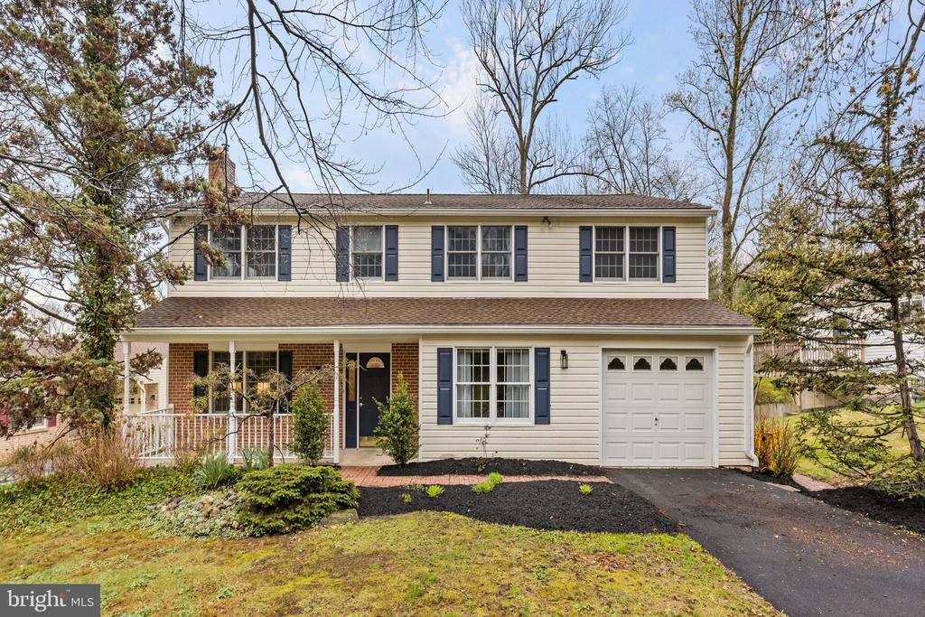 715 FALCON DRIVE
