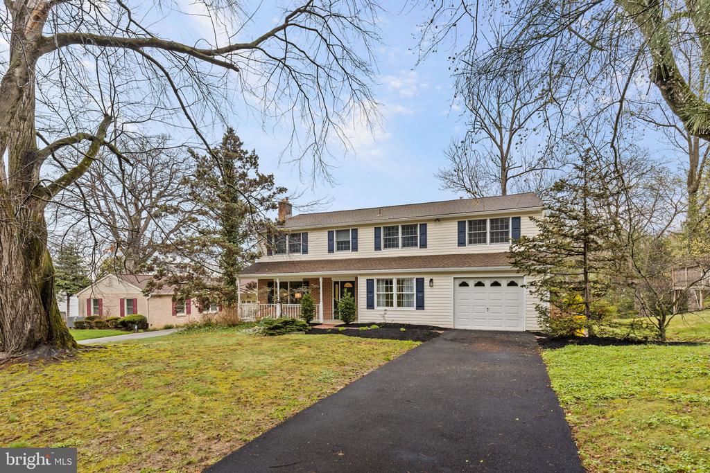 715 FALCON DRIVE