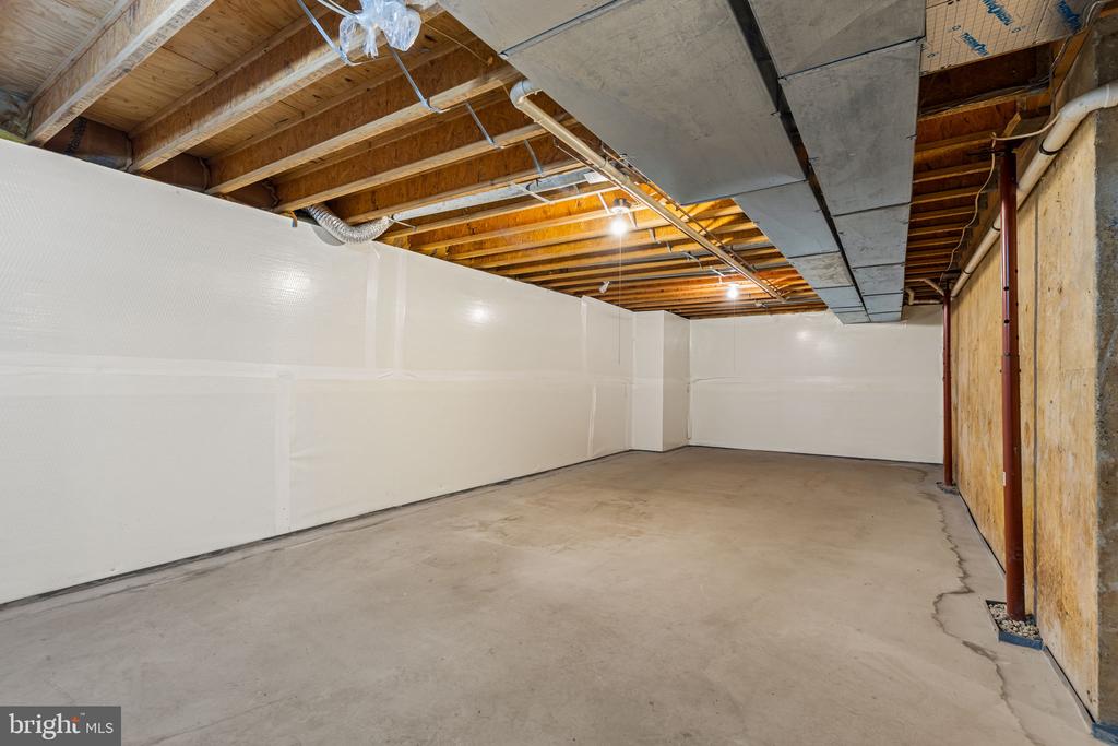 715 FALCON DRIVE
