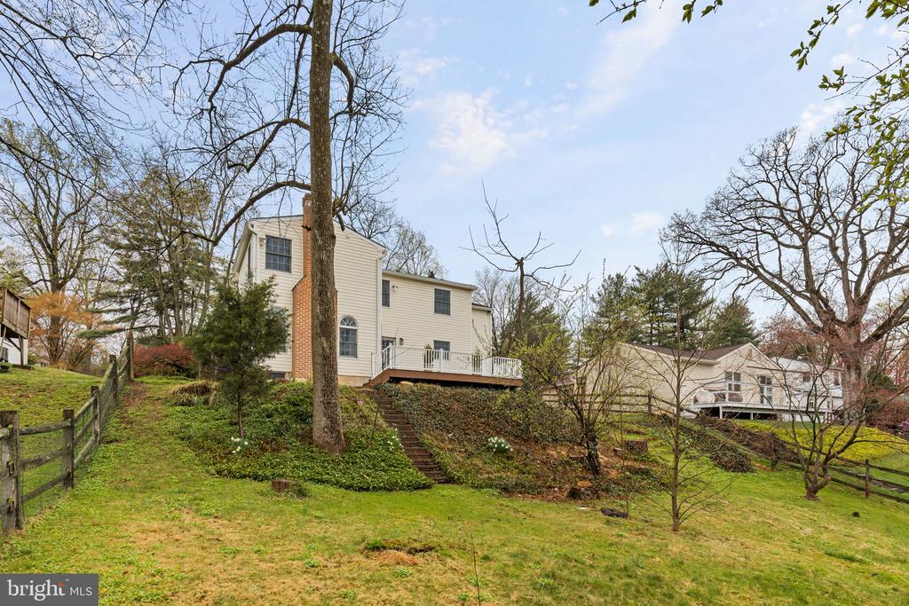 715 FALCON DRIVE