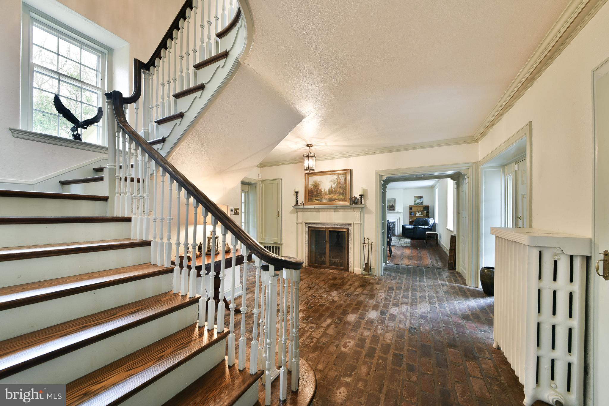 6250 W VALLEY GREEN ROAD