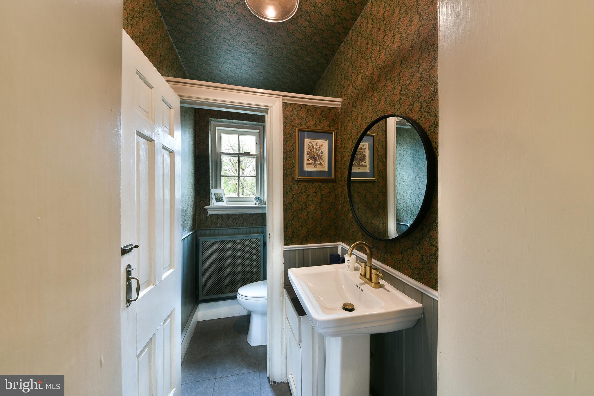 6250 W VALLEY GREEN ROAD