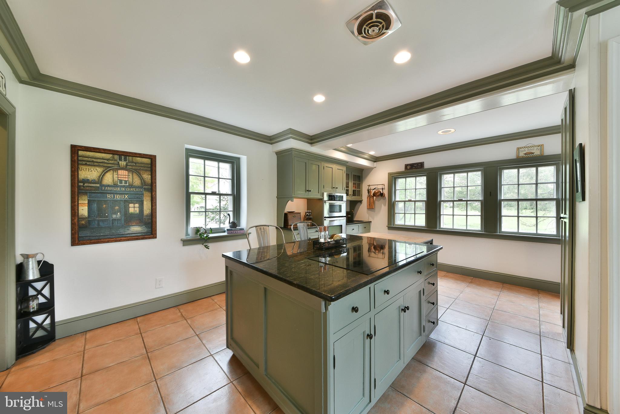 6250 W VALLEY GREEN ROAD