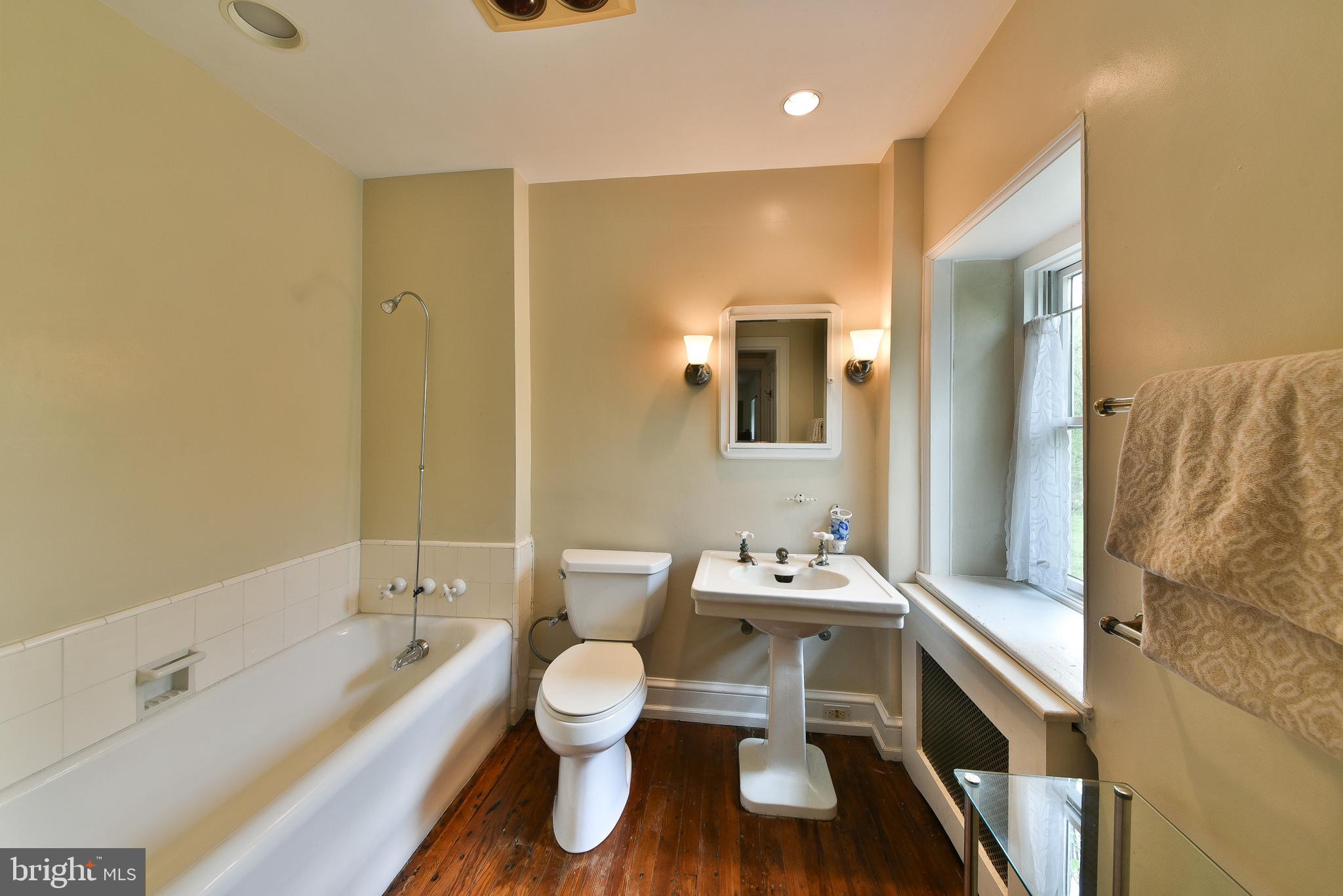 6250 W VALLEY GREEN ROAD