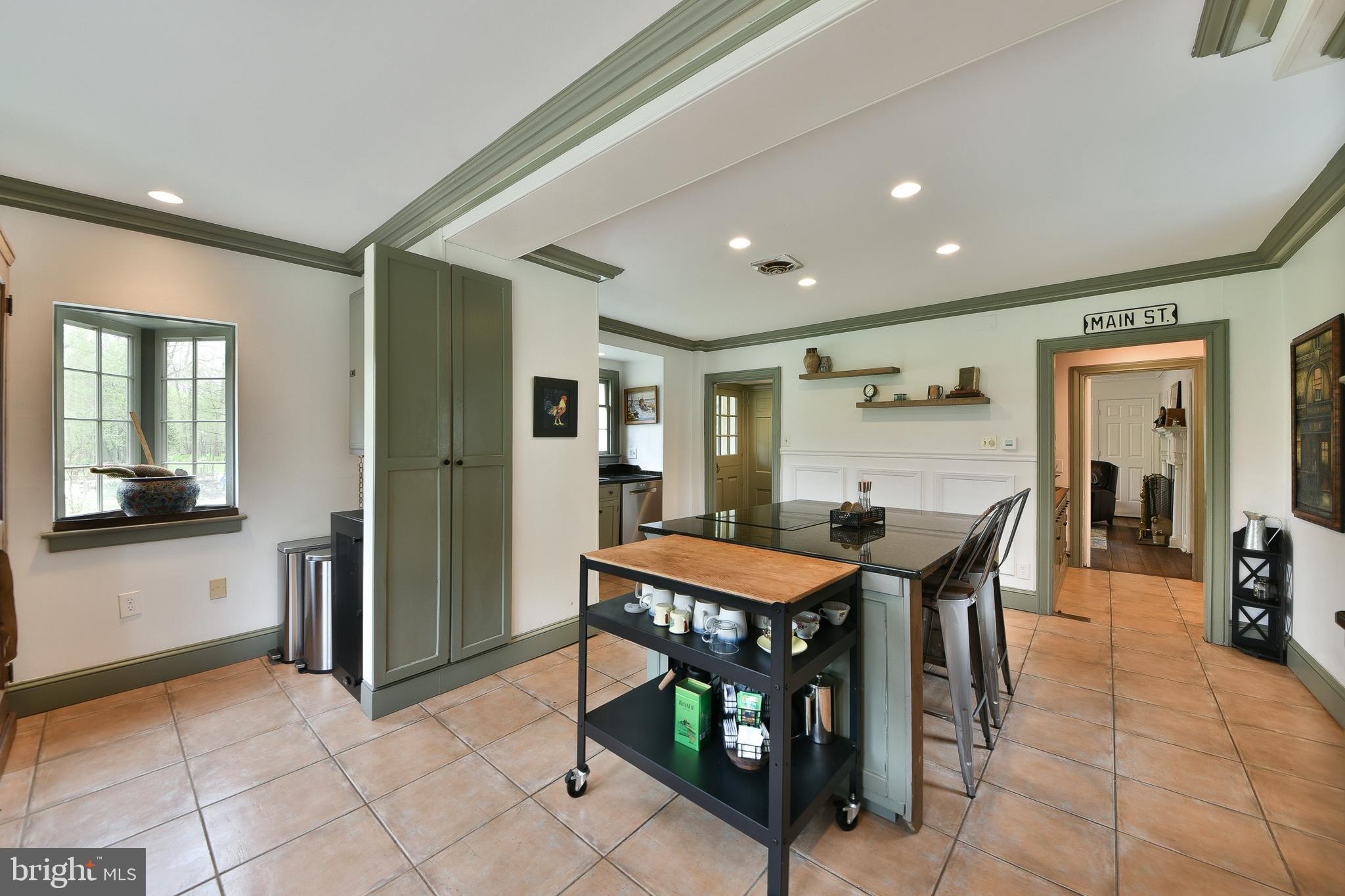 6250 W VALLEY GREEN ROAD