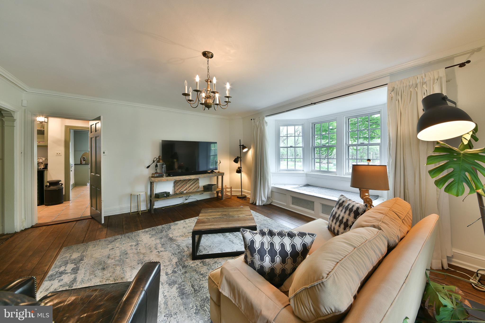 6250 W VALLEY GREEN ROAD