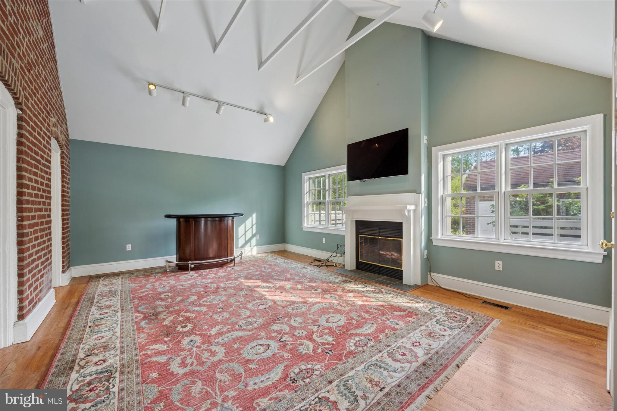 8116 FLOURTOWN AVENUE