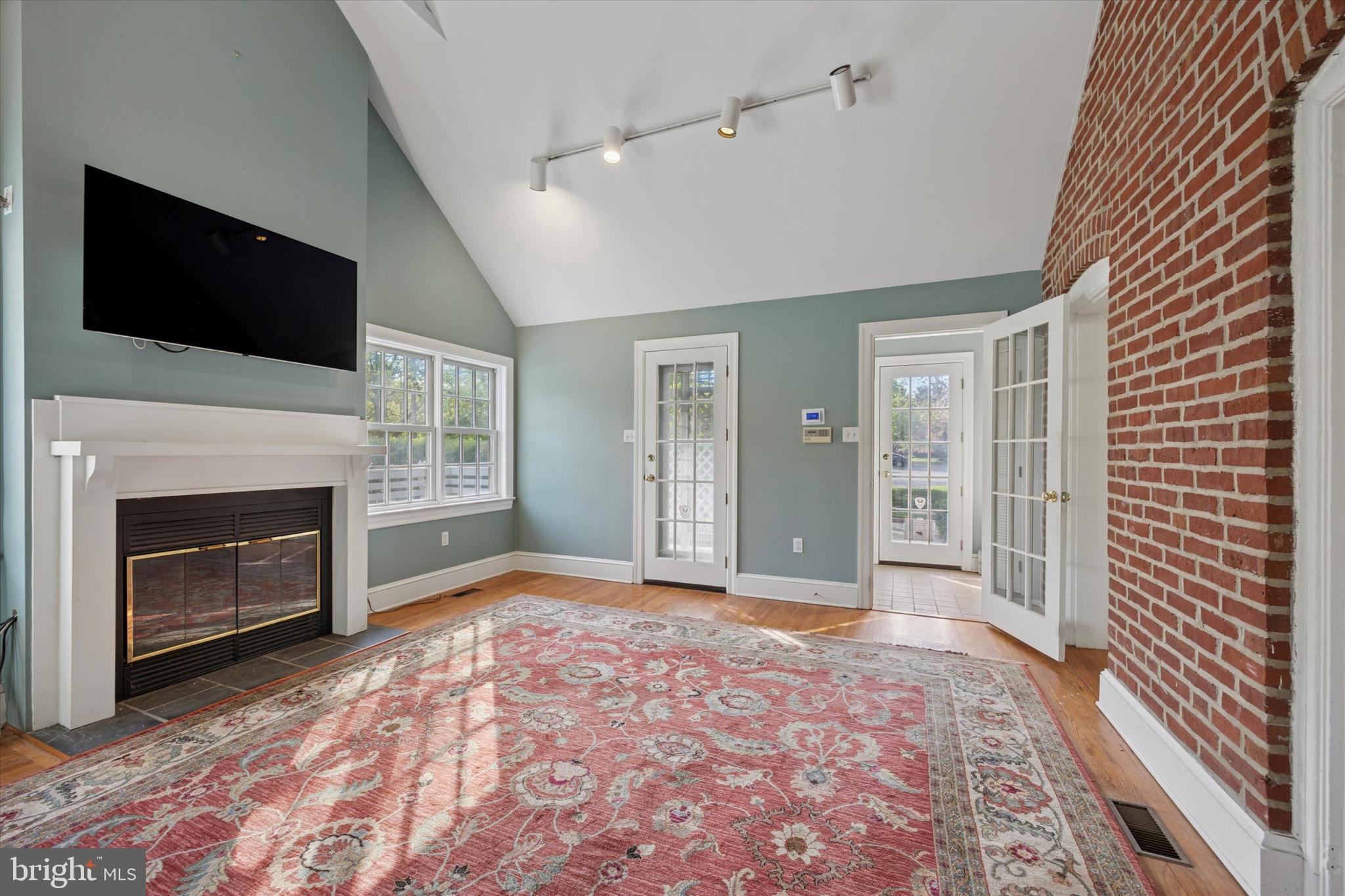 8116 FLOURTOWN AVENUE