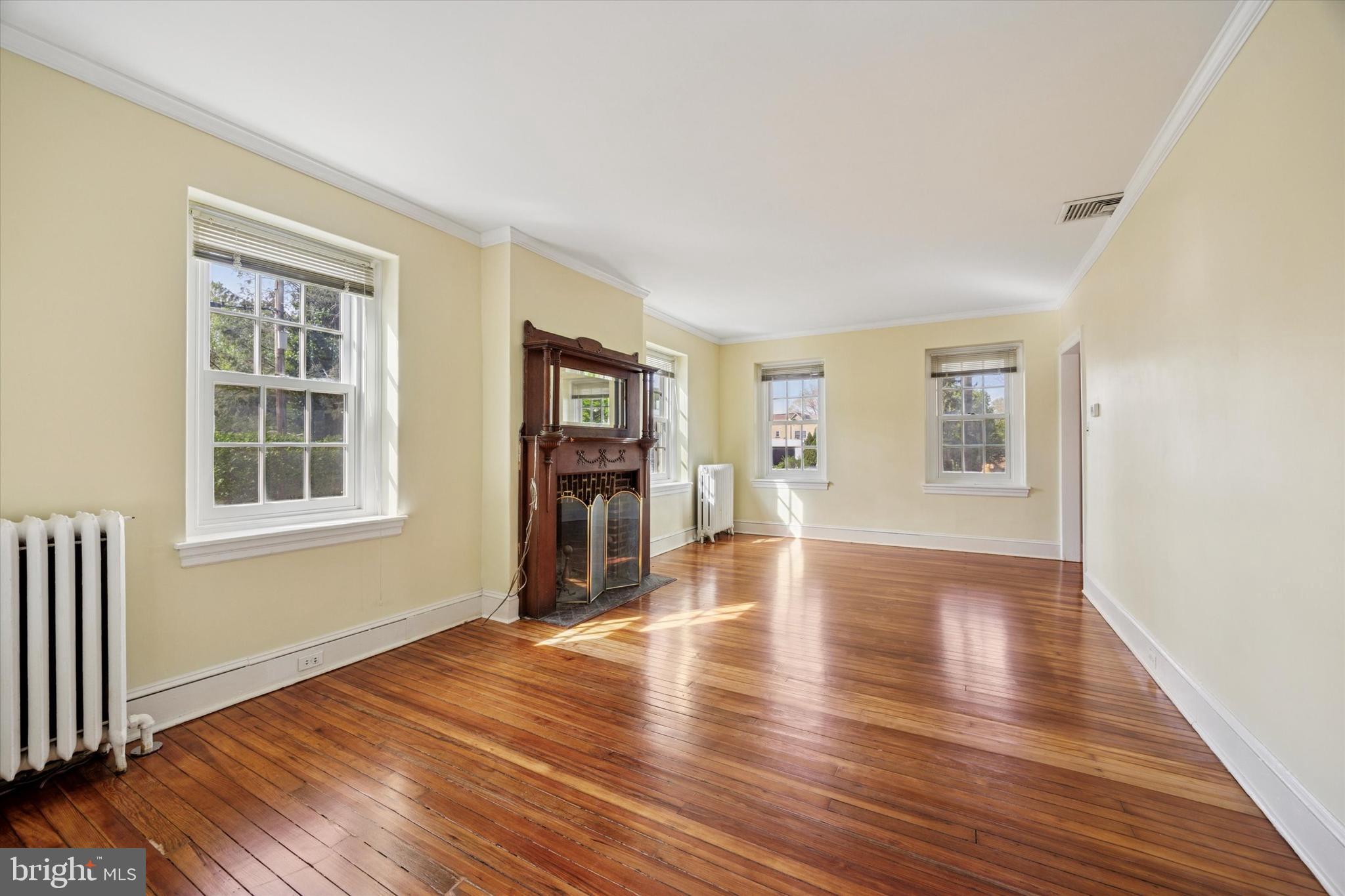 8116 FLOURTOWN AVENUE