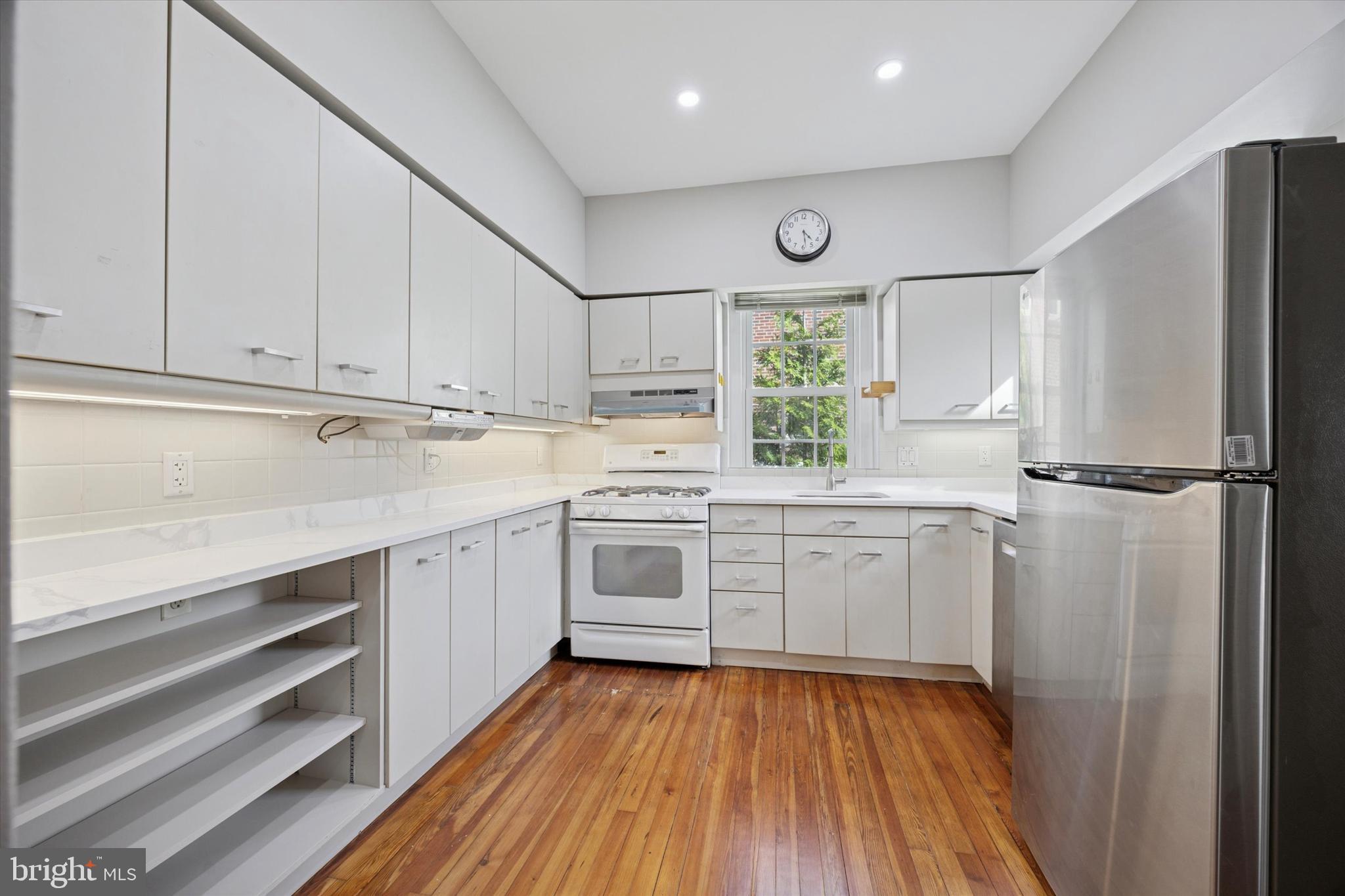 8116 FLOURTOWN AVENUE