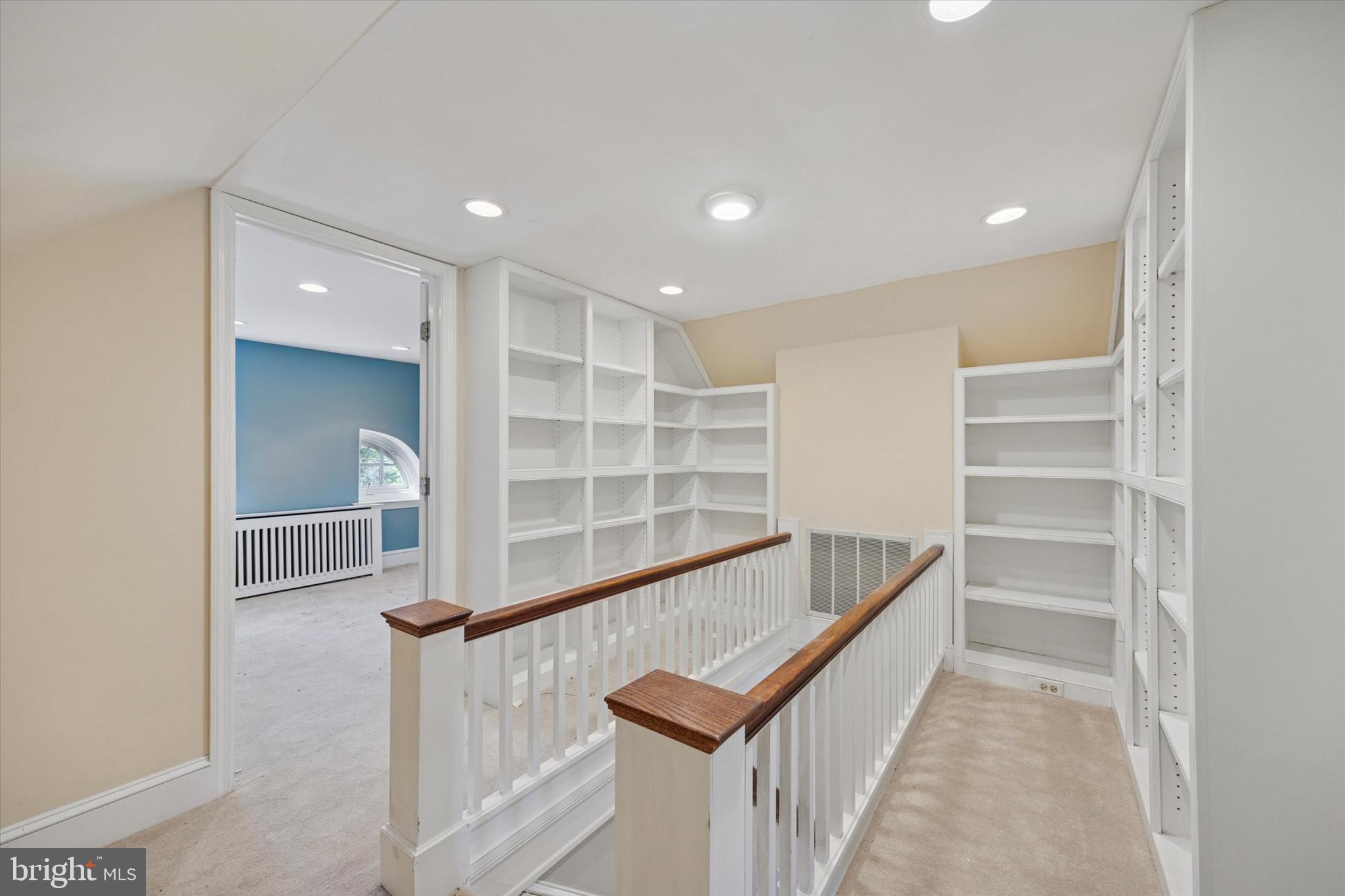 8116 FLOURTOWN AVENUE