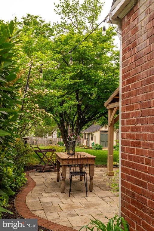 29 Weiss Ave