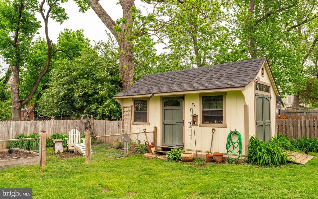 29 Weiss Ave