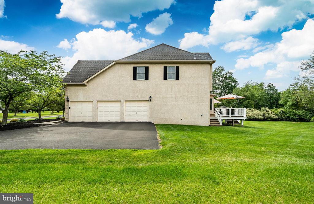 87 SCHREINER DRIVE