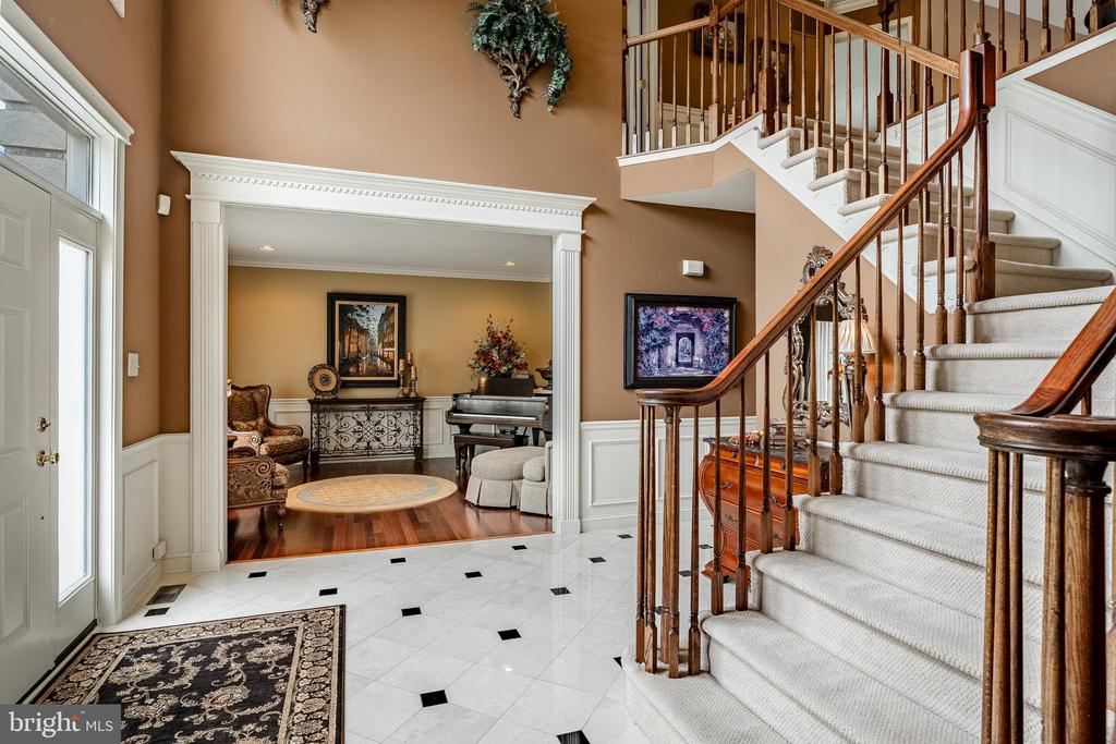 87 SCHREINER DRIVE