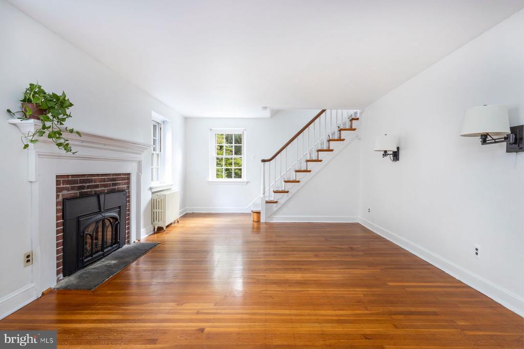 52 GROVE AVENUE