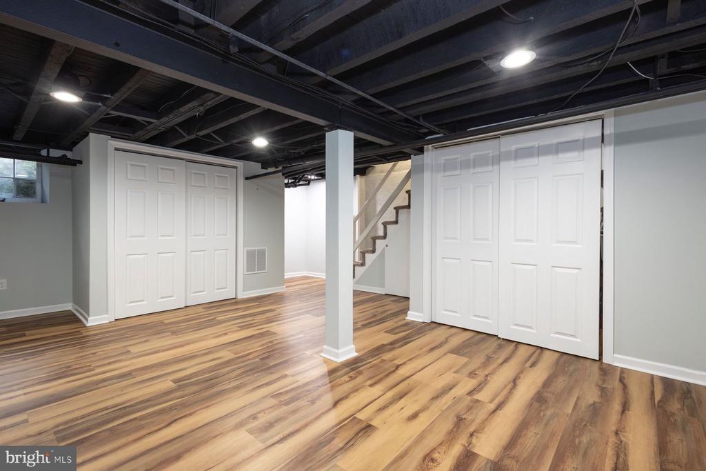 52 GROVE AVENUE