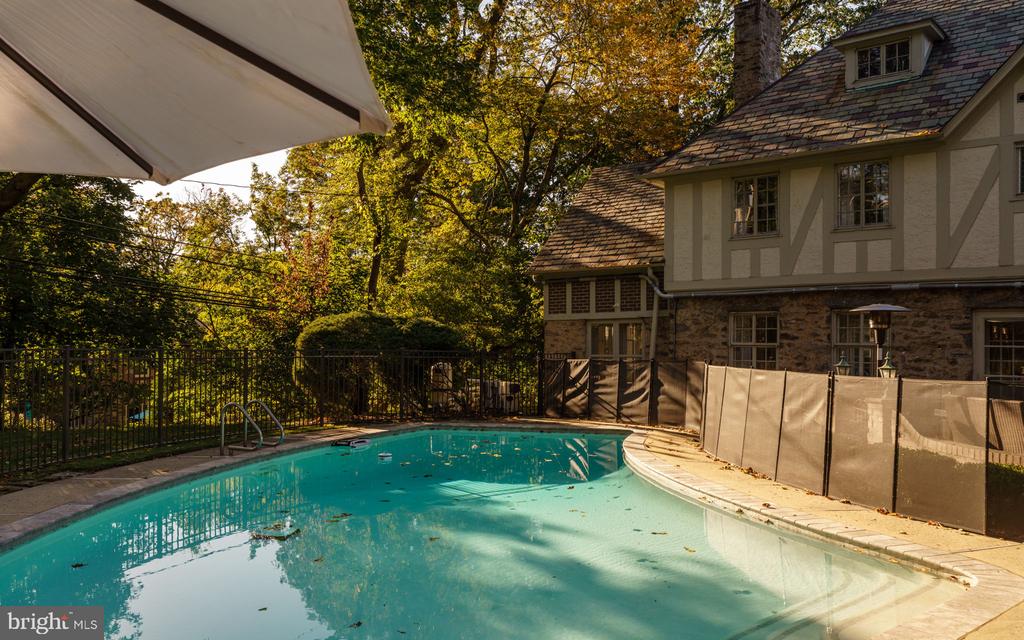 247 MEETINGHOUSE ROAD