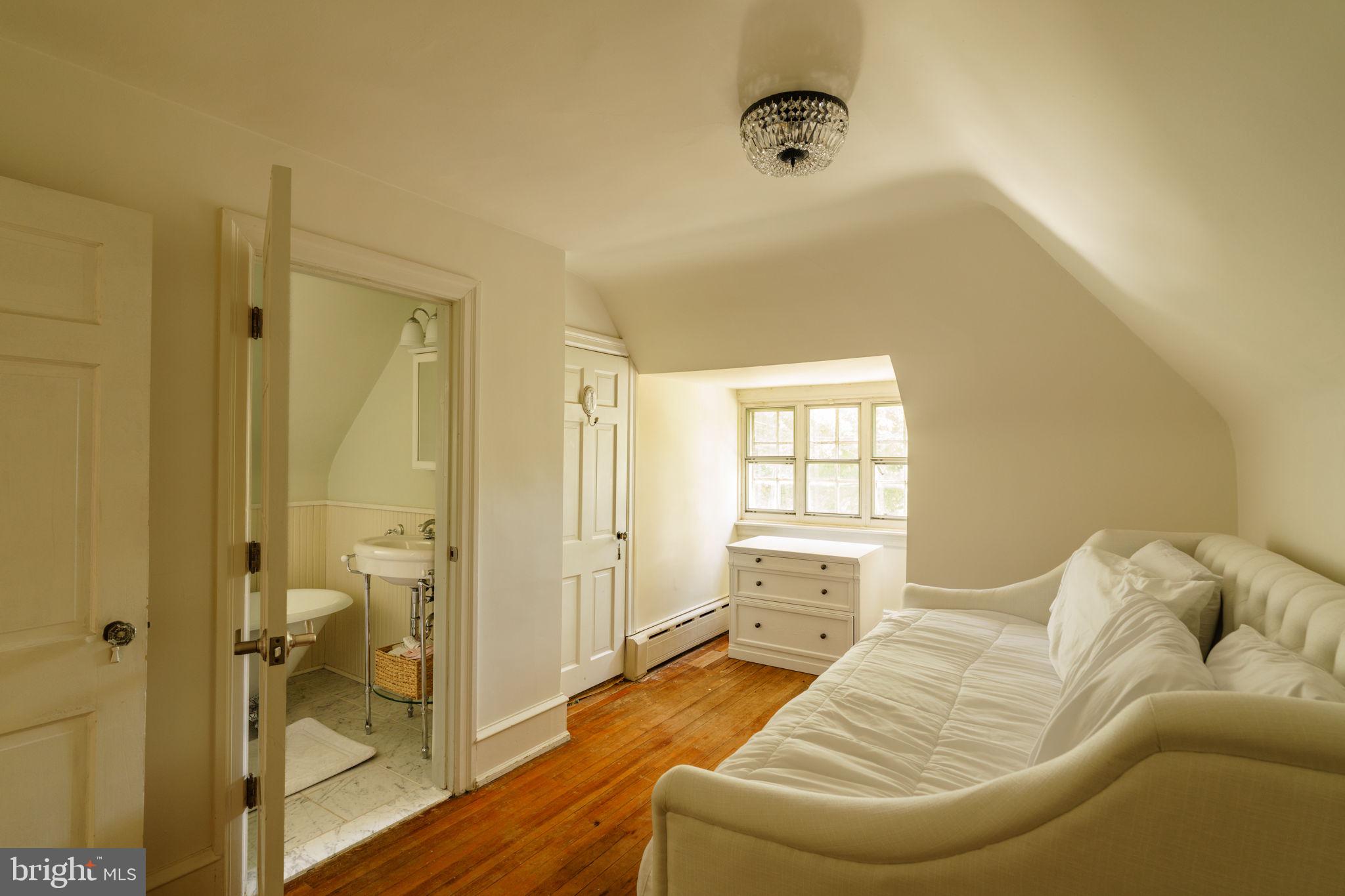 247 MEETINGHOUSE ROAD