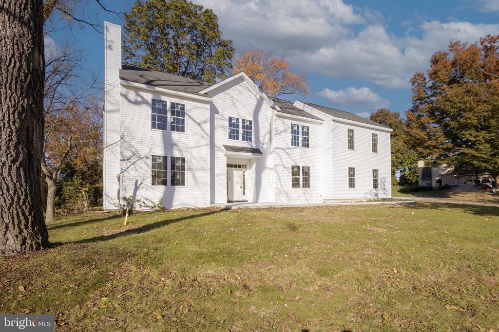 900 BELLAIRE AVENUE