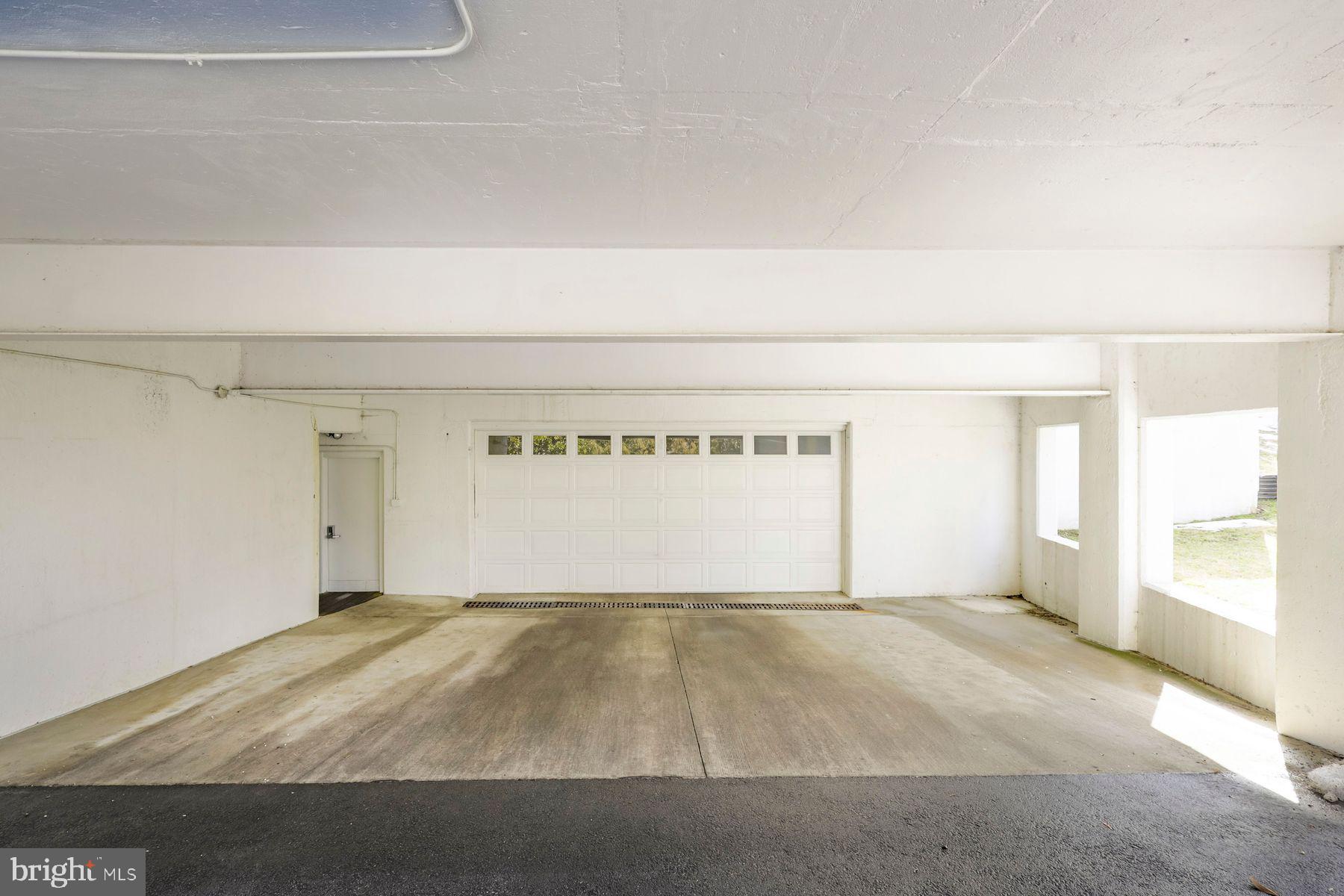 922 MONTGOMERY AVENUE K2