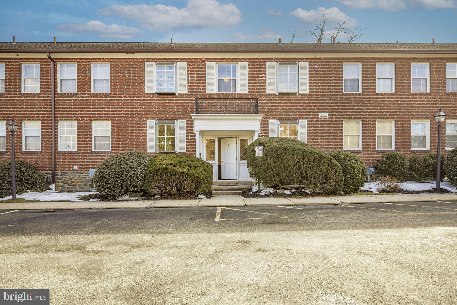 922 MONTGOMERY AVENUE K2