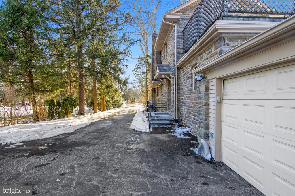 1605 ASHBOURNE ROAD