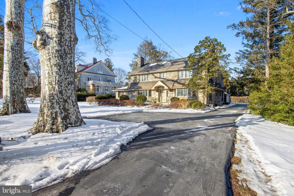 1605 ASHBOURNE ROAD