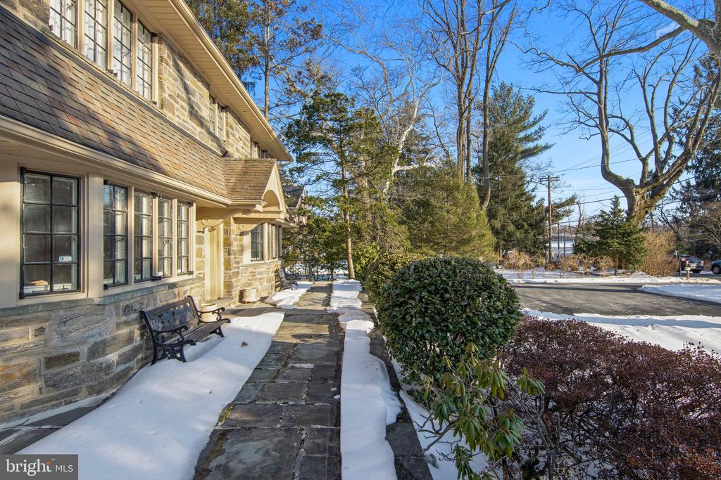 1605 ASHBOURNE ROAD